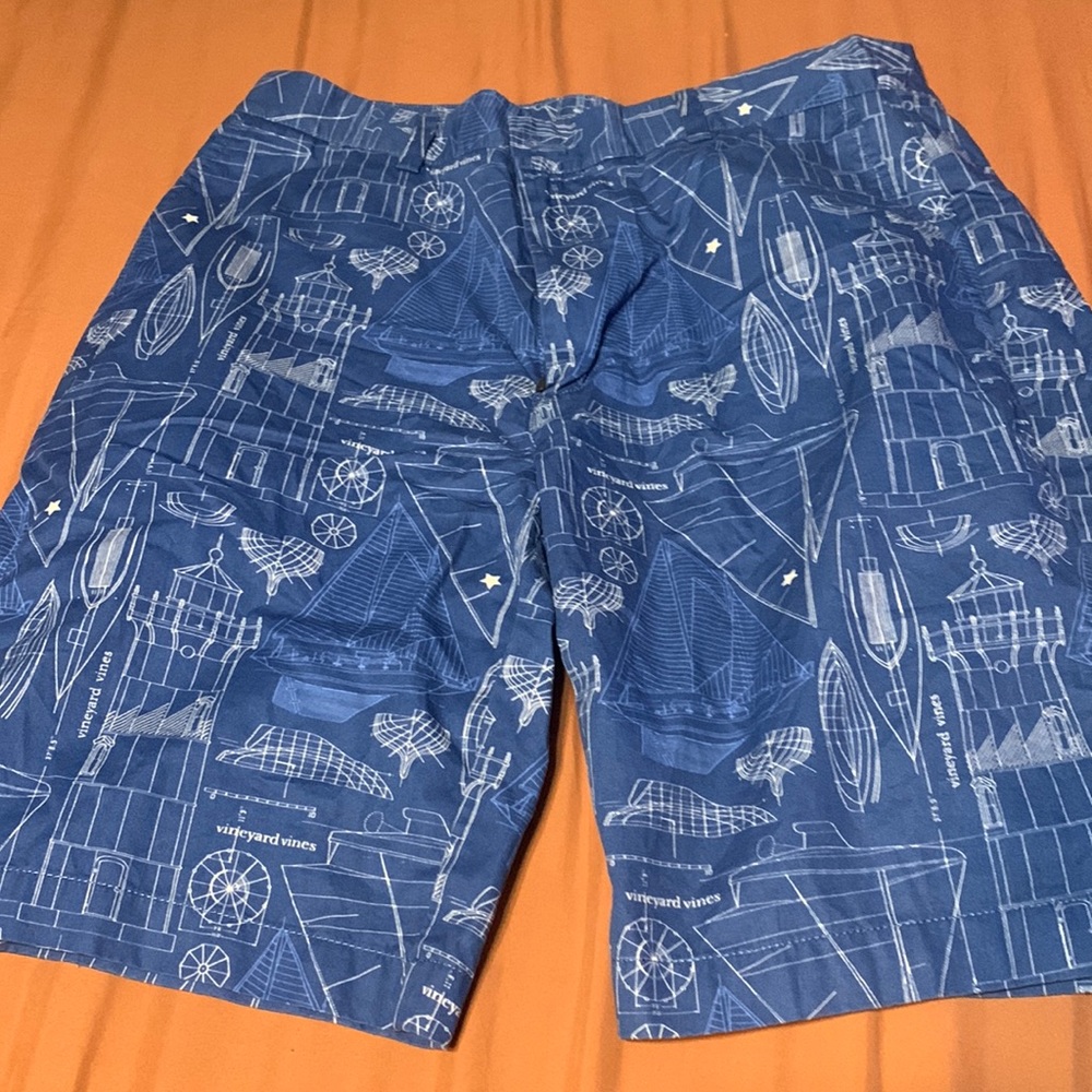 Vineyard vines Mens 32 shorts nautical pattern